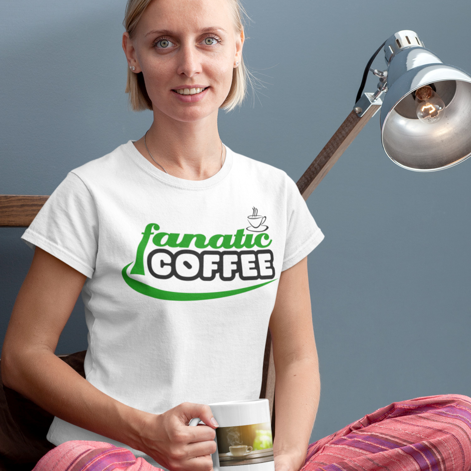 "COFFEE FANATIC" - dámske tričko biele/čierne