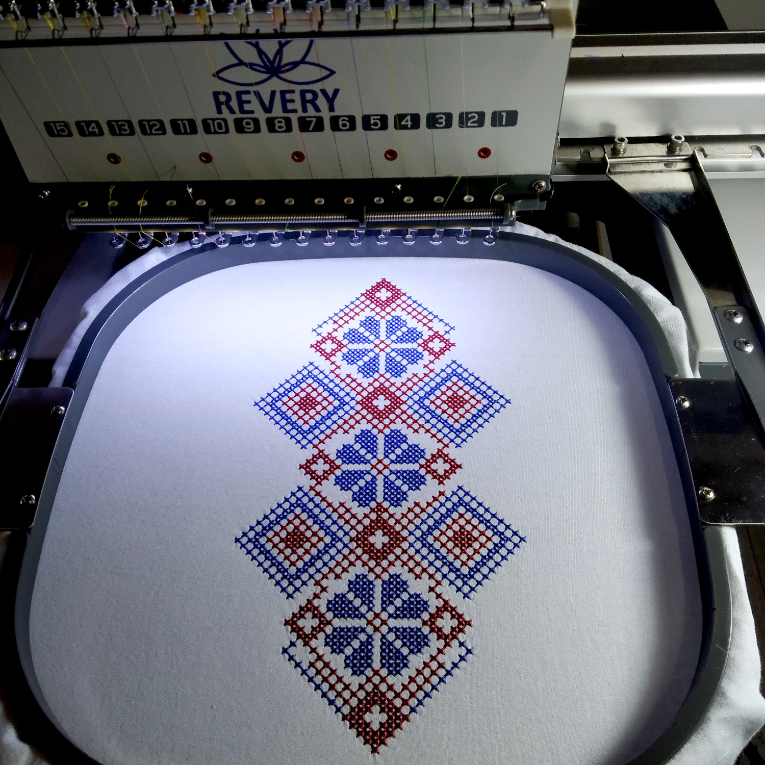 ELENA (Tokajík) - vyšívané dámske tričko s dlhými rukávmi